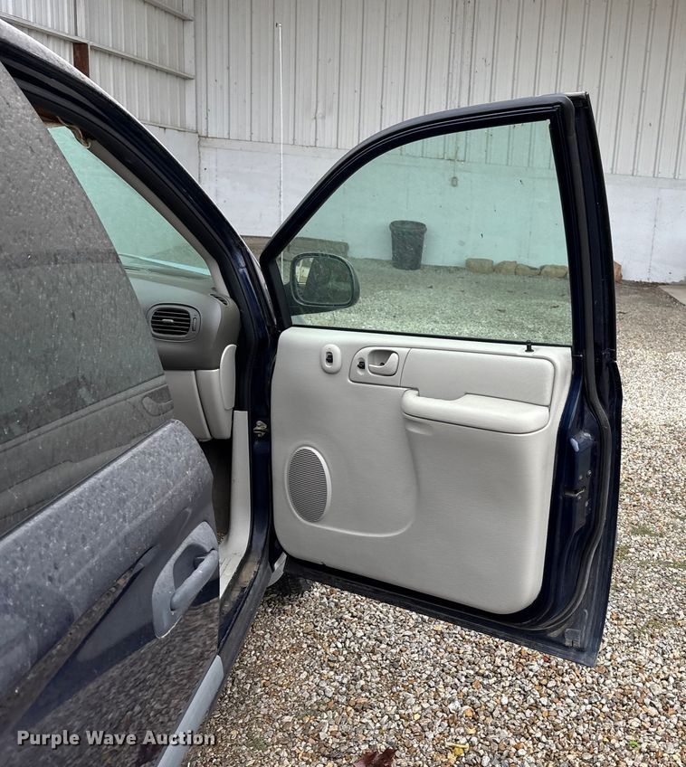 image for item EE4269 2005 Dodge Grand Caravan van