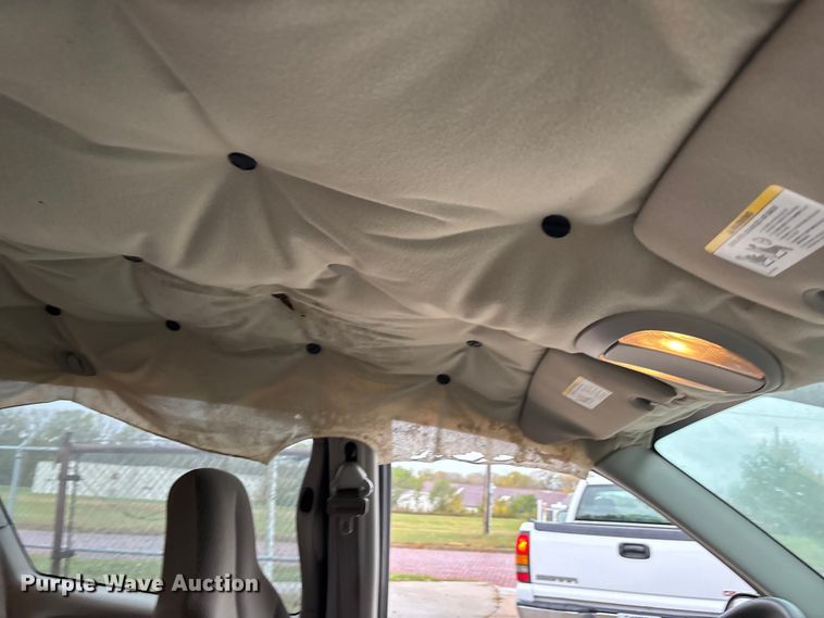 image for item EE4269 2005 Dodge Grand Caravan van