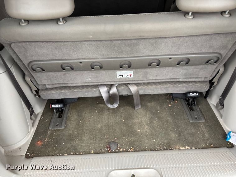 image for item EE4269 2005 Dodge Grand Caravan van