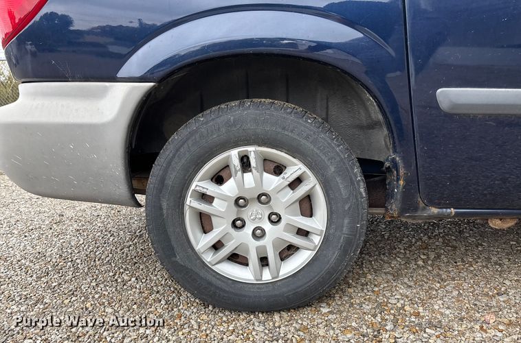 image for item EE4269 2005 Dodge Grand Caravan van