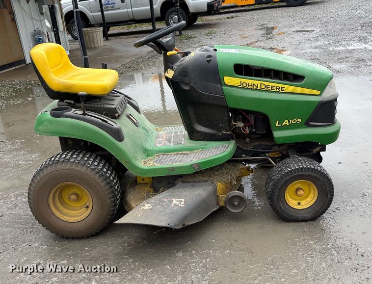 image for item EE4270 2009 John Deere LA105 lawn mower