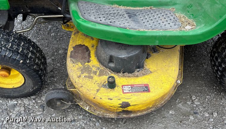 image for item EE4270 2009 John Deere LA105 lawn mower