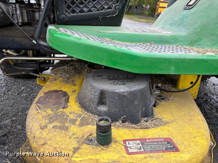 image for item EE4270 2009 John Deere LA105 lawn mower