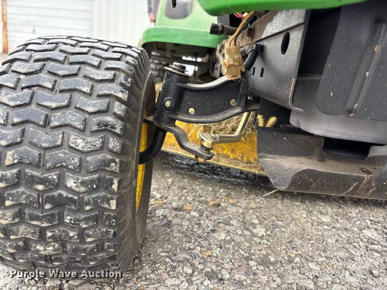 image for item EE4270 2009 John Deere LA105 lawn mower