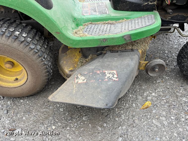image for item EE4270 2009 John Deere LA105 lawn mower