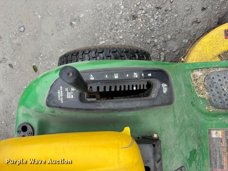 image for item EE4270 2009 John Deere LA105 lawn mower