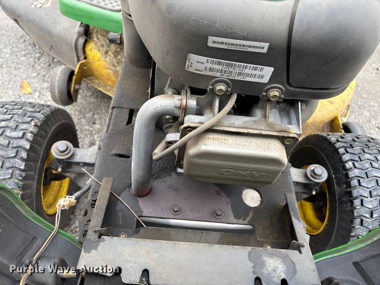 image for item EE4270 2009 John Deere LA105 lawn mower