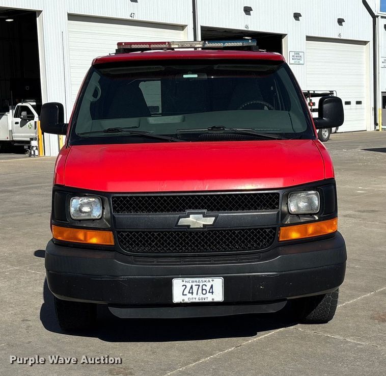 image for item EE4283 2004 Chevrolet Express 3500 van