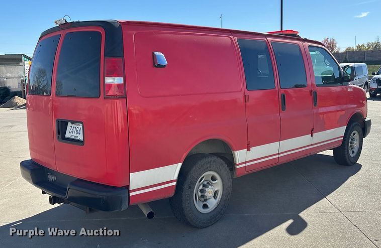 image for item EE4283 2004 Chevrolet Express 3500 van