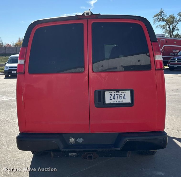 image for item EE4283 2004 Chevrolet Express 3500 van