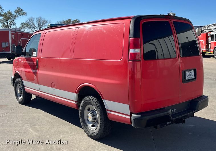 image for item EE4283 2004 Chevrolet Express 3500 van