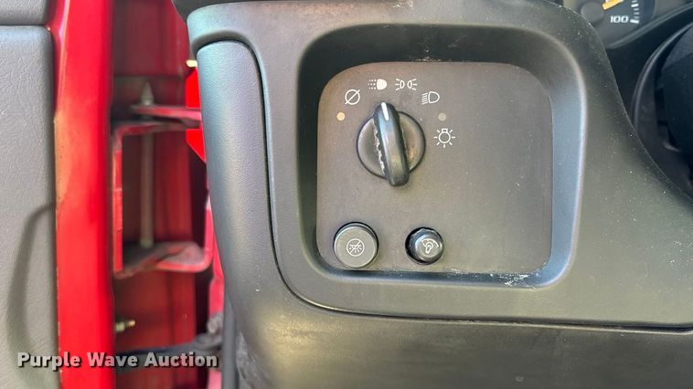 image for item EE4283 2004 Chevrolet Express 3500 van