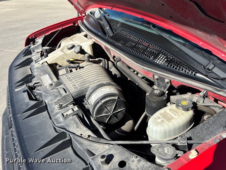 image for item EE4283 2004 Chevrolet Express 3500 van