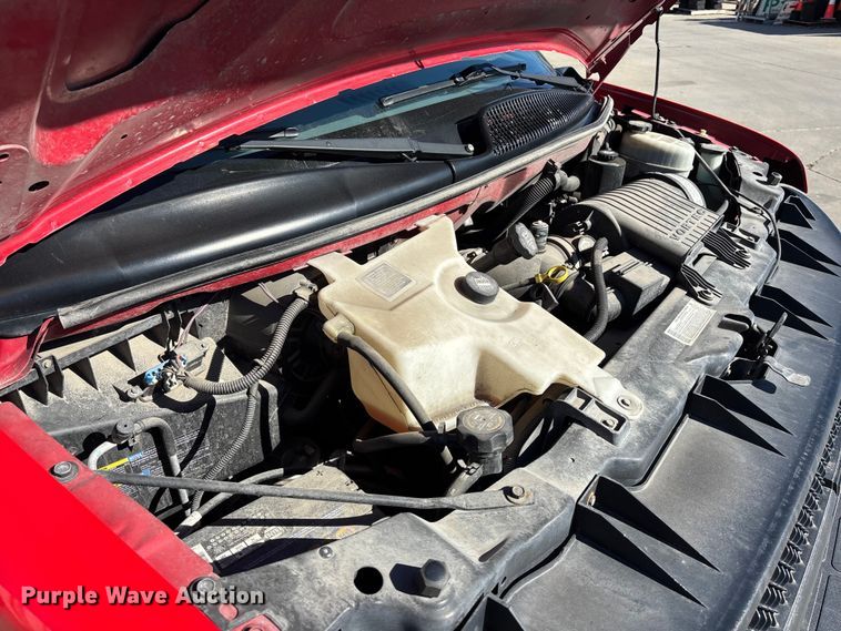 image for item EE4283 2004 Chevrolet Express 3500 van