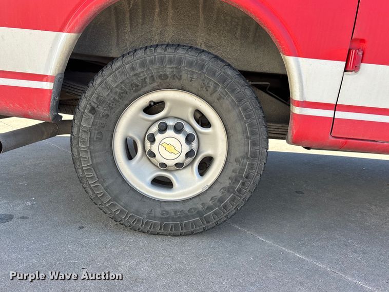 image for item EE4283 2004 Chevrolet Express 3500 van