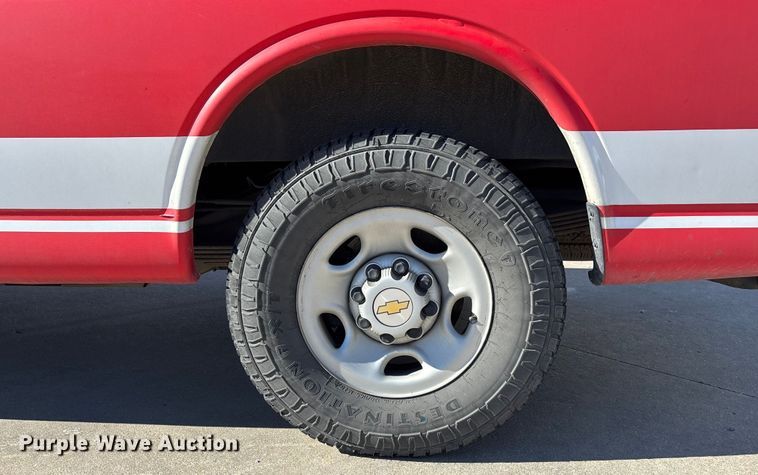 image for item EE4283 2004 Chevrolet Express 3500 van