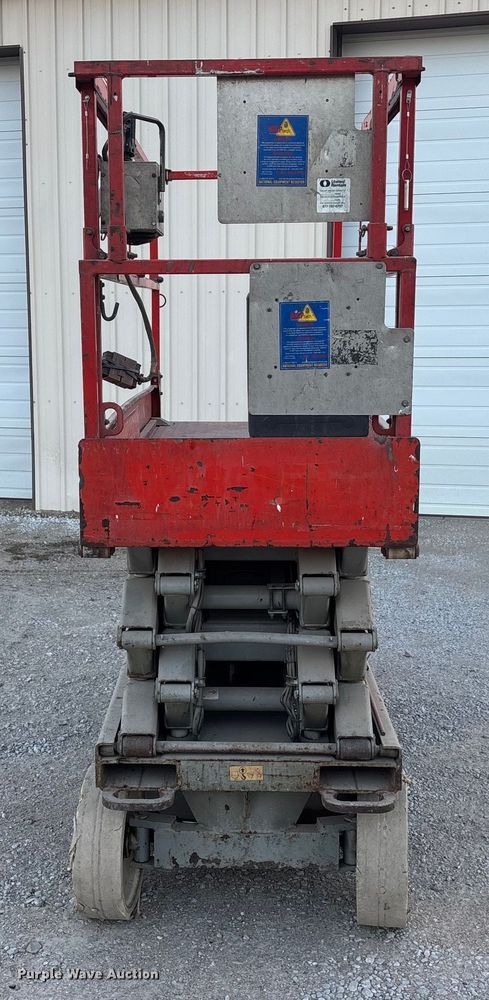 image for item EE4286 Sky Jack SJIII 3226 scissor lift