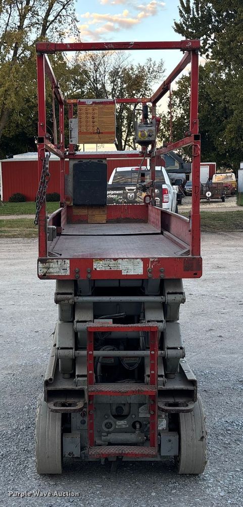 image for item EE4286 Sky Jack SJIII 3226 scissor lift