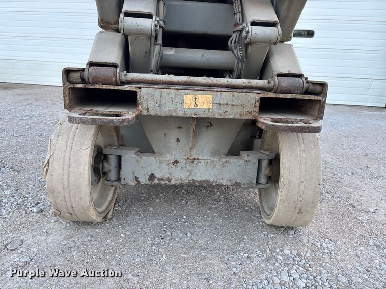 image for item EE4286 Sky Jack SJIII 3226 scissor lift