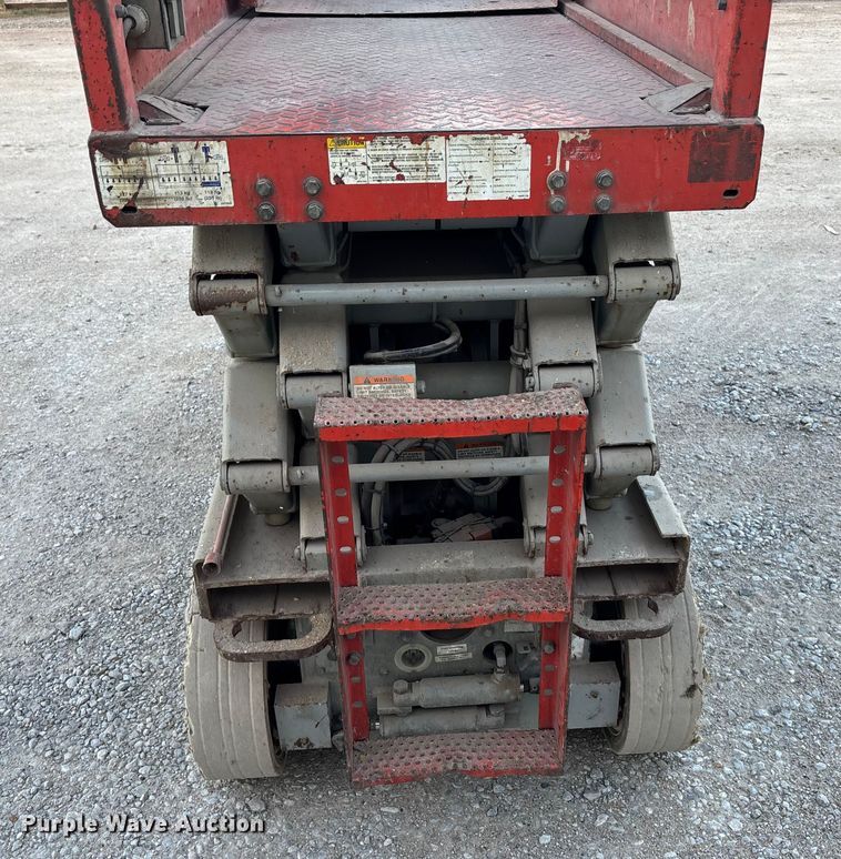 image for item EE4286 Sky Jack SJIII 3226 scissor lift