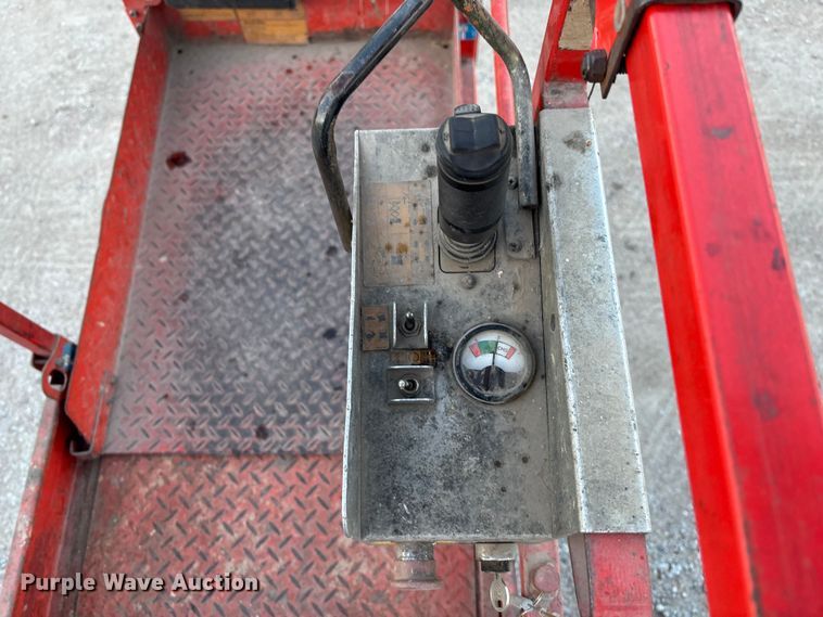 image for item EE4286 Sky Jack SJIII 3226 scissor lift
