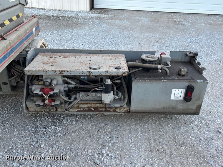 image for item EE4286 Sky Jack SJIII 3226 scissor lift