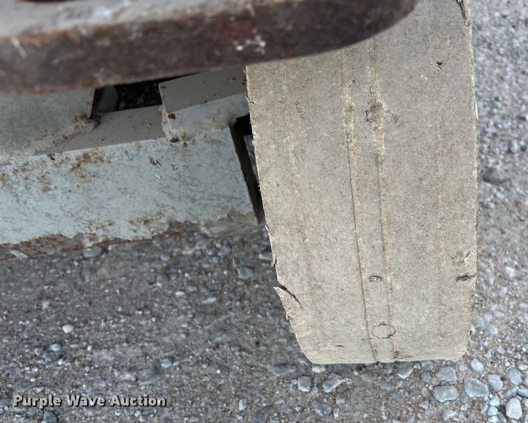 image for item EE4286 Sky Jack SJIII 3226 scissor lift