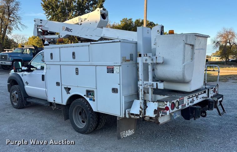image for item EE4289 2012 Ford F550 bucket truck