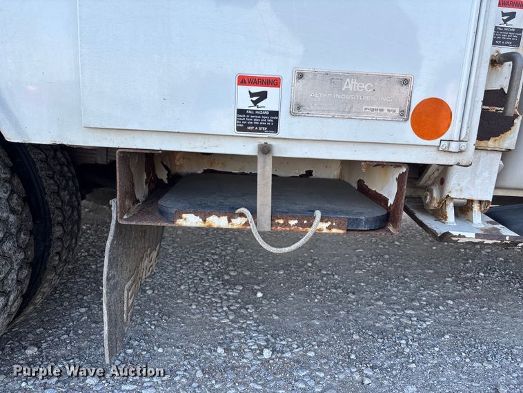 image for item EE4289 2012 Ford F550 bucket truck