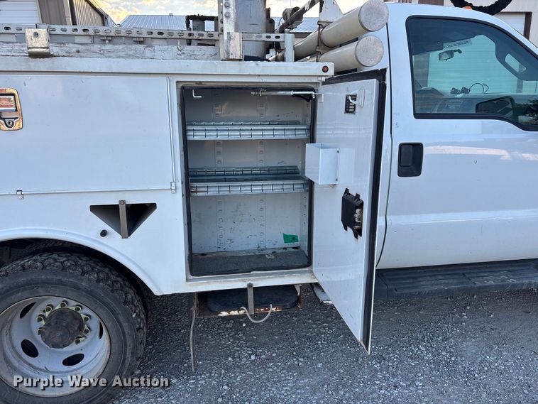 image for item EE4289 2012 Ford F550 bucket truck