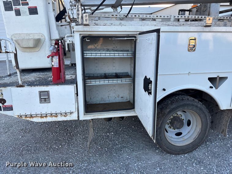 image for item EE4289 2012 Ford F550 bucket truck