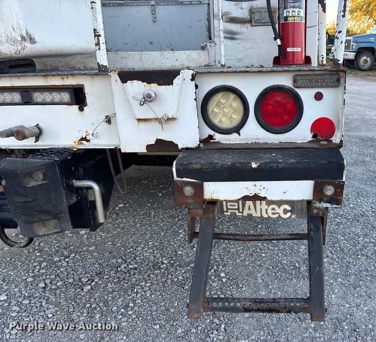 image for item EE4289 2012 Ford F550 bucket truck