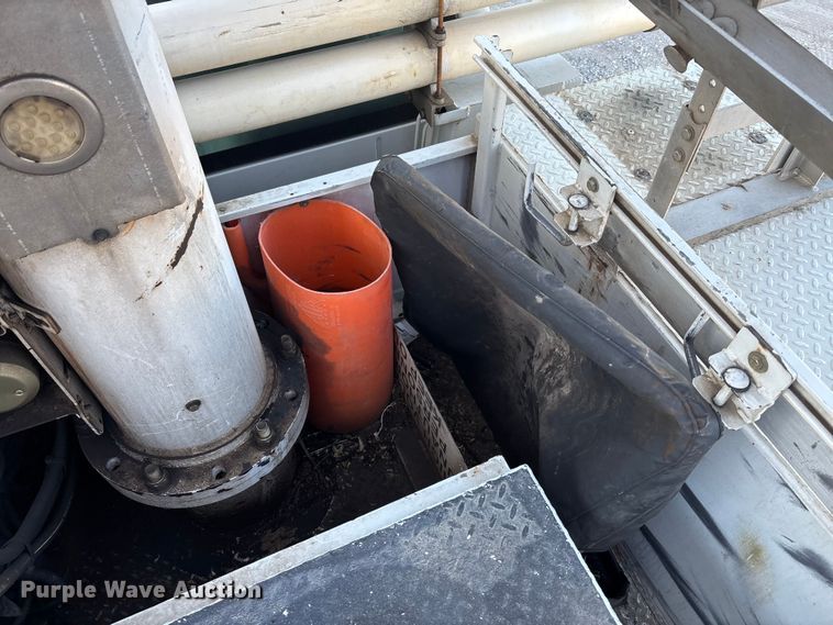 image for item EE4289 2012 Ford F550 bucket truck