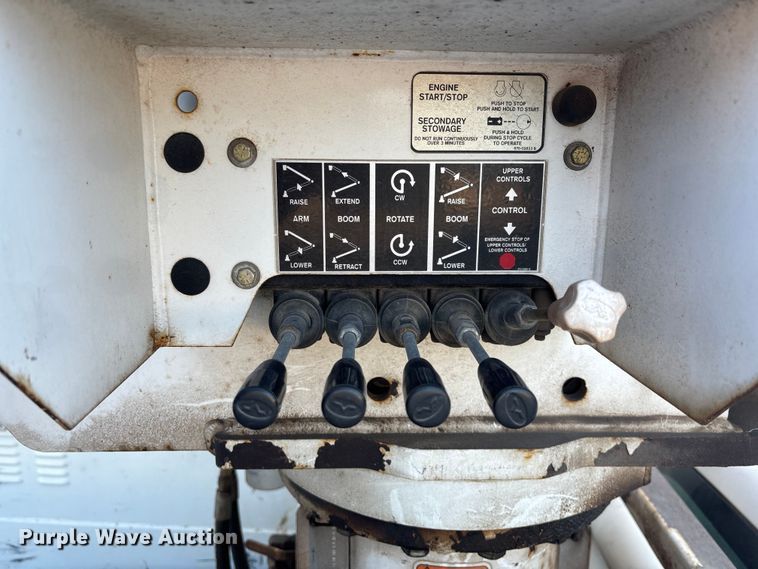 image for item EE4289 2012 Ford F550 bucket truck