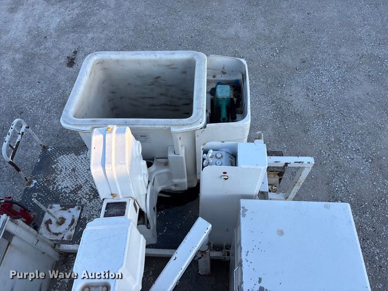 image for item EE4289 2012 Ford F550 bucket truck