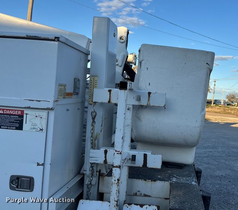 image for item EE4289 2012 Ford F550 bucket truck