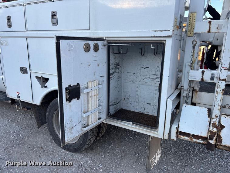 image for item EE4289 2012 Ford F550 bucket truck