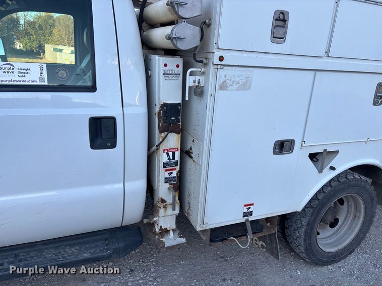 image for item EE4289 2012 Ford F550 bucket truck