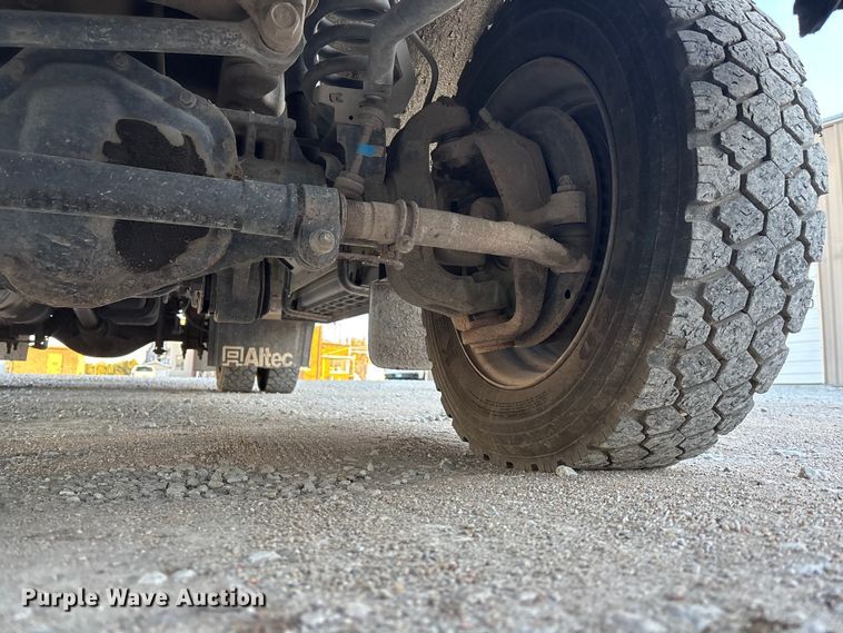 image for item EE4289 2012 Ford F550 bucket truck