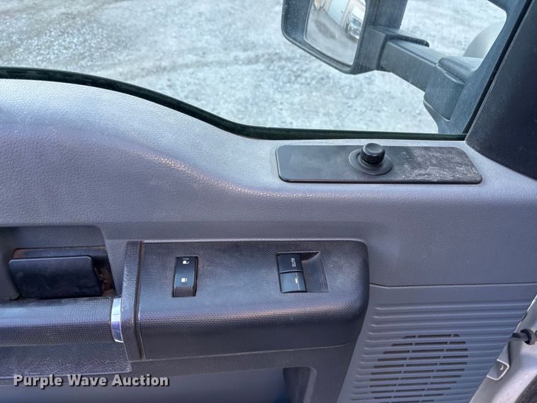 image for item EE4289 2012 Ford F550 bucket truck