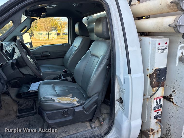 image for item EE4289 2012 Ford F550 bucket truck