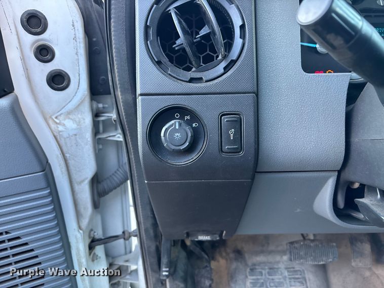 image for item EE4289 2012 Ford F550 bucket truck