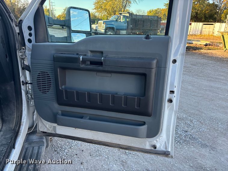 image for item EE4289 2012 Ford F550 bucket truck