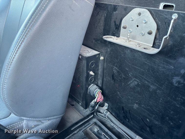 image for item EE4289 2012 Ford F550 bucket truck