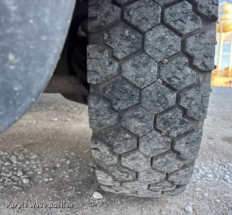 image for item EE4289 2012 Ford F550 bucket truck