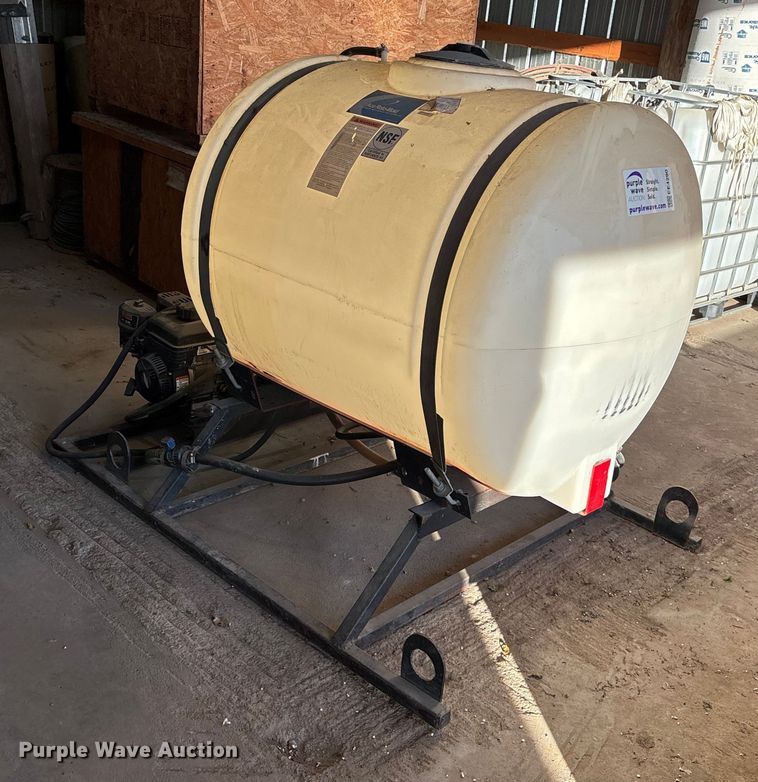 image for item EE4290 Sprayer Tank turf sprayer