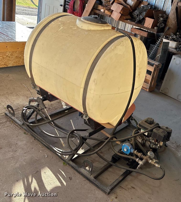 image for item EE4290 Sprayer Tank turf sprayer