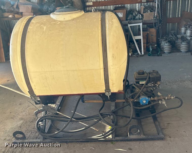 image for item EE4290 Sprayer Tank turf sprayer