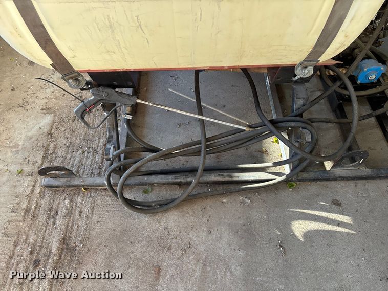 image for item EE4290 Sprayer Tank turf sprayer