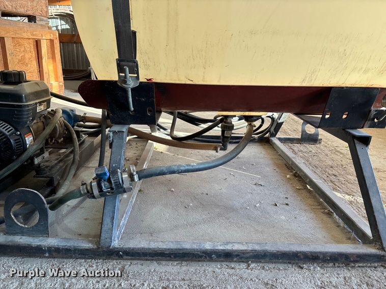 image for item EE4290 Sprayer Tank turf sprayer